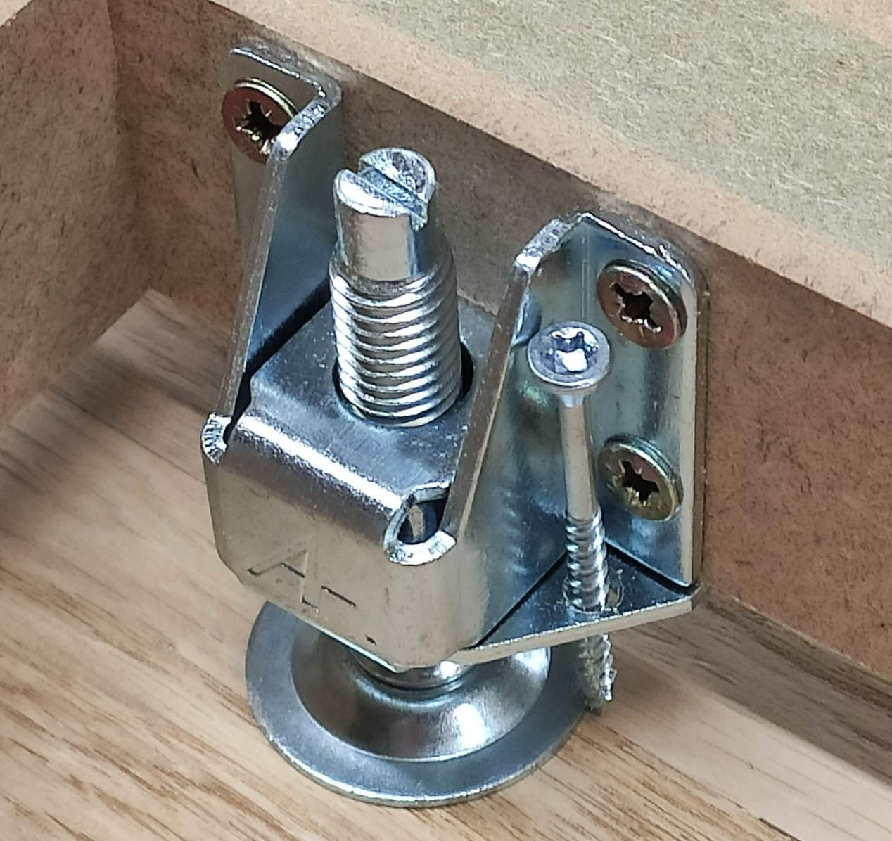 Adjustable Furniture Foot, Plinth Leveler, M10 Heavy Duty Lifting leveler